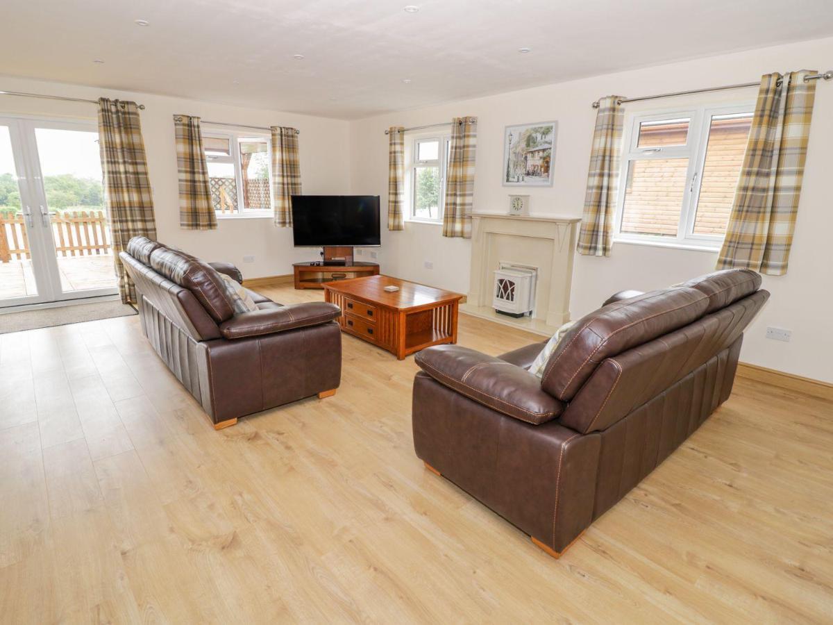 Makins Lodges Nuneaton Exterior foto