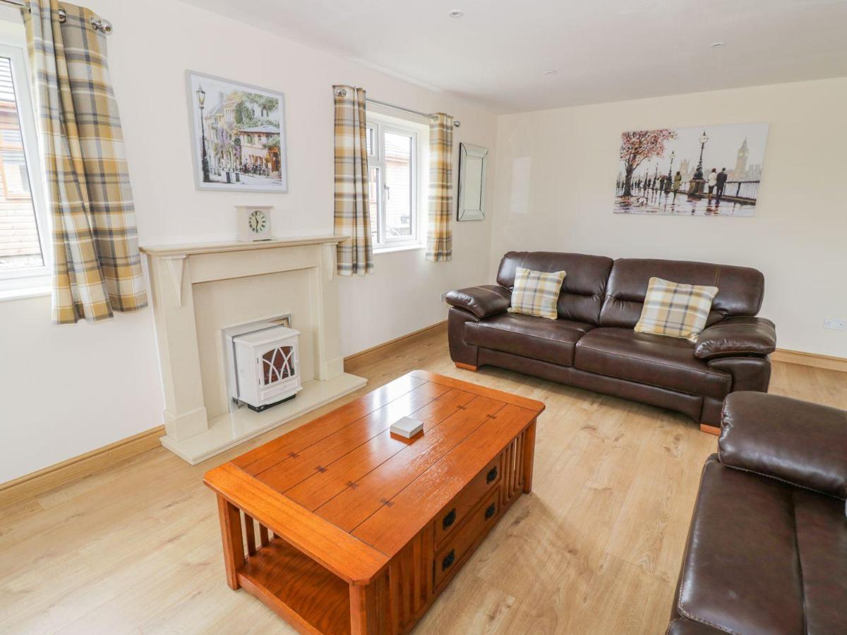Makins Lodges Nuneaton Exterior foto